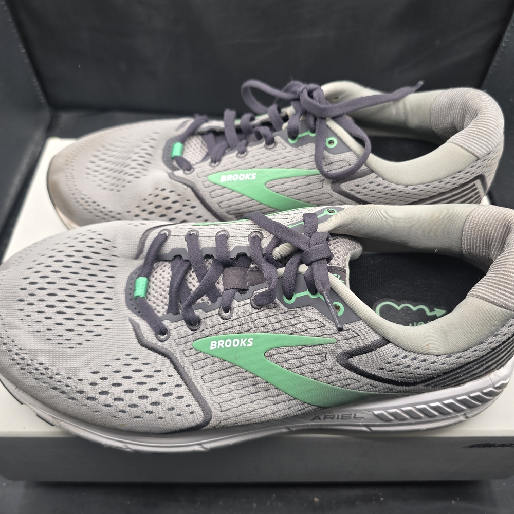 Brooks‎ Gray and Green Athletic Sneakers